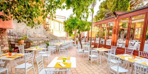 Villa Zuccaro Pizzeria Taormina — Taormina
