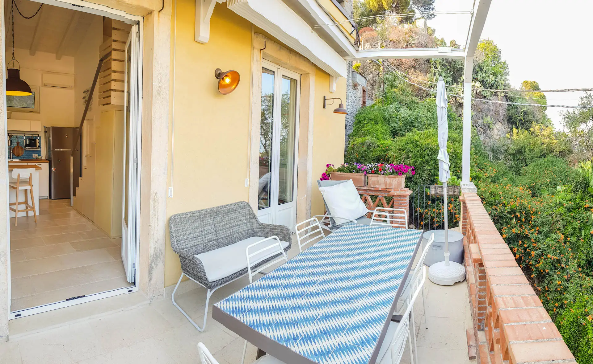 TaoApartments - BlueBay - Taormina Beach Side Apartment